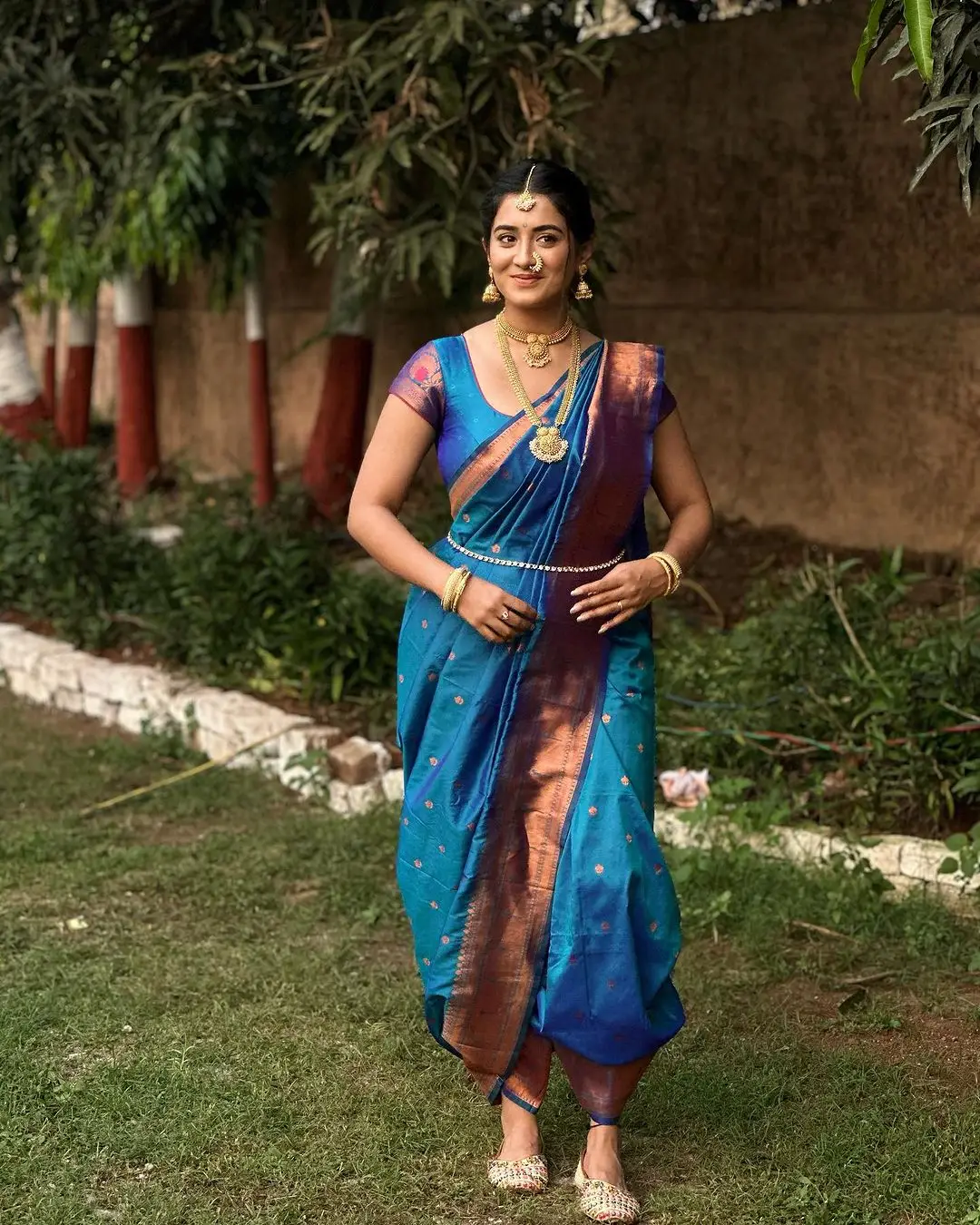 Tollywood Actress Rashi Singh Images in Blue Saree